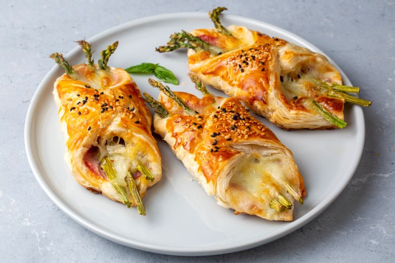 Buddig  Baked Ham and Cheese Pastry with Asparagus